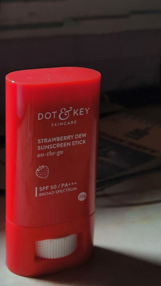 Dot & Key Strawberry Dew SPF 50 Sunscreen Stick On - the - Go - cosmeticsin